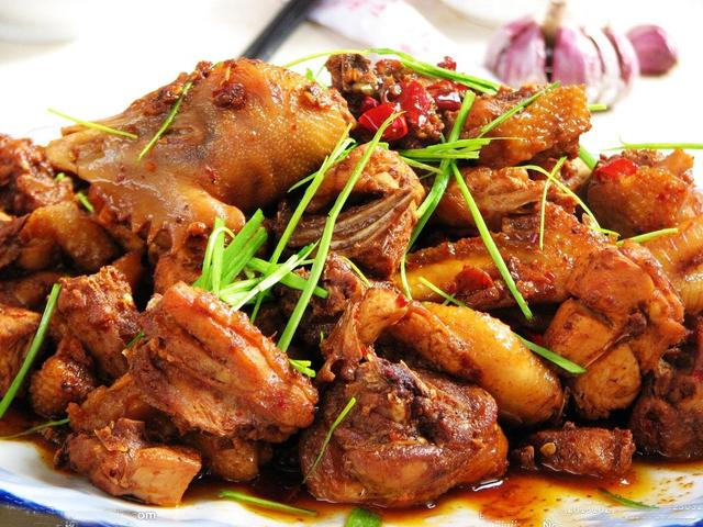 红烧鸡肉的家常做法 多吃鸡肉促生长
